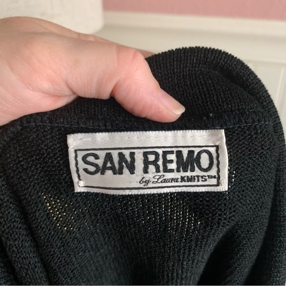 Vintage San Remo by Laura Knits Short Sleeved Collared Sweat with Gold Accents - Picture 7 of 9